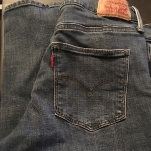 Levi’s slimming straight jeans